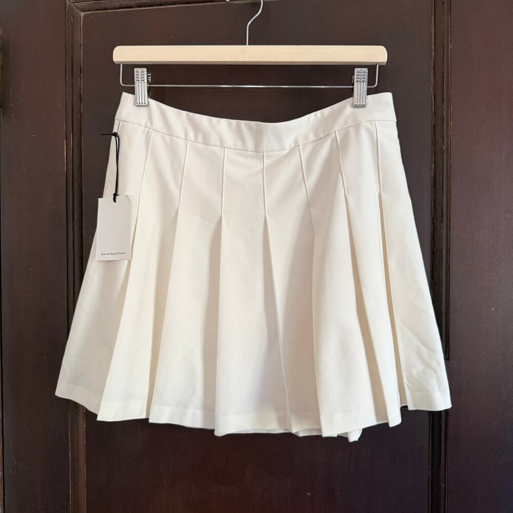 SUNDAY BEST | Aritzia Olive Cream Pleated Tennis Style Skirt Mini | 10 | BNWT